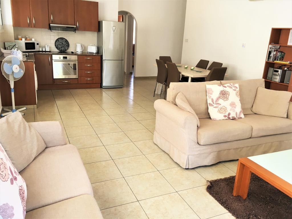 Diana Gardens Apartment Paphos Bagian luar foto