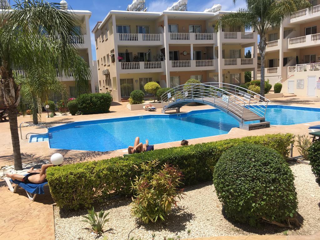 Diana Gardens Apartment Paphos Bagian luar foto