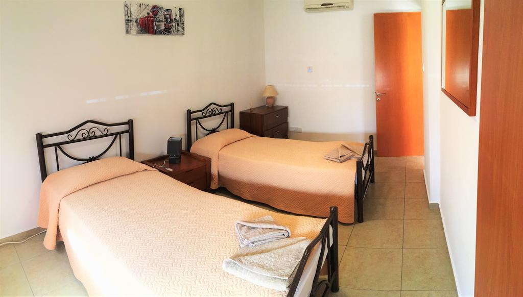 Diana Gardens Apartment Paphos Bagian luar foto